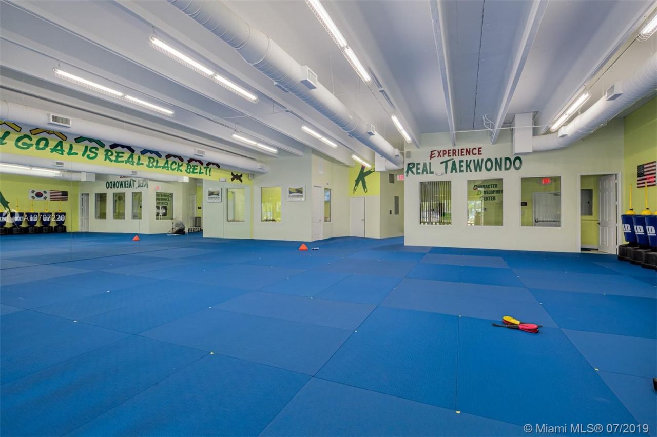 Proprietà commerciale a Miami, USA, 700 m² - foto 13