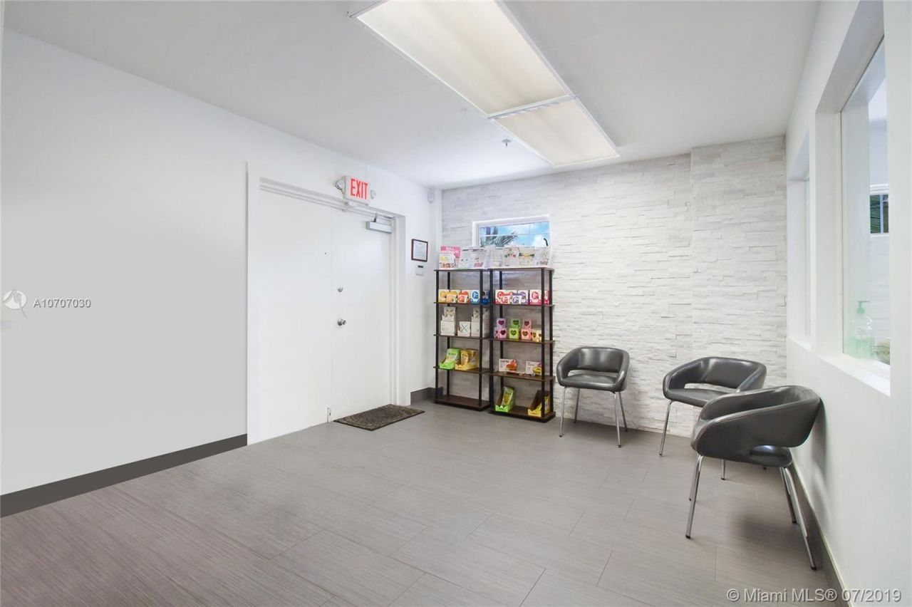 Commercial property in Miami, USA, 4 000 m² - picture 11