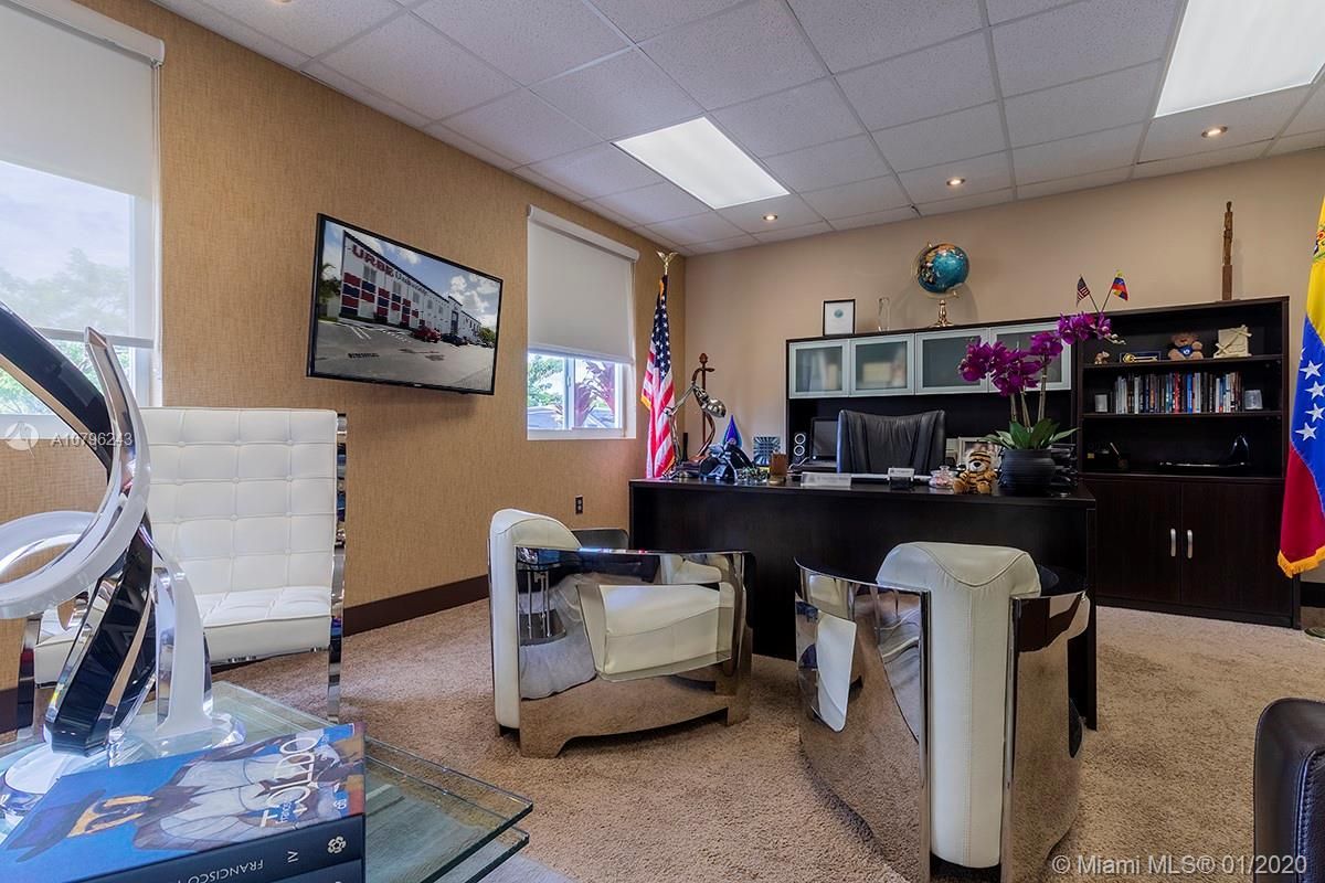 Office in Miami, USA, 1 900 m² - picture 9