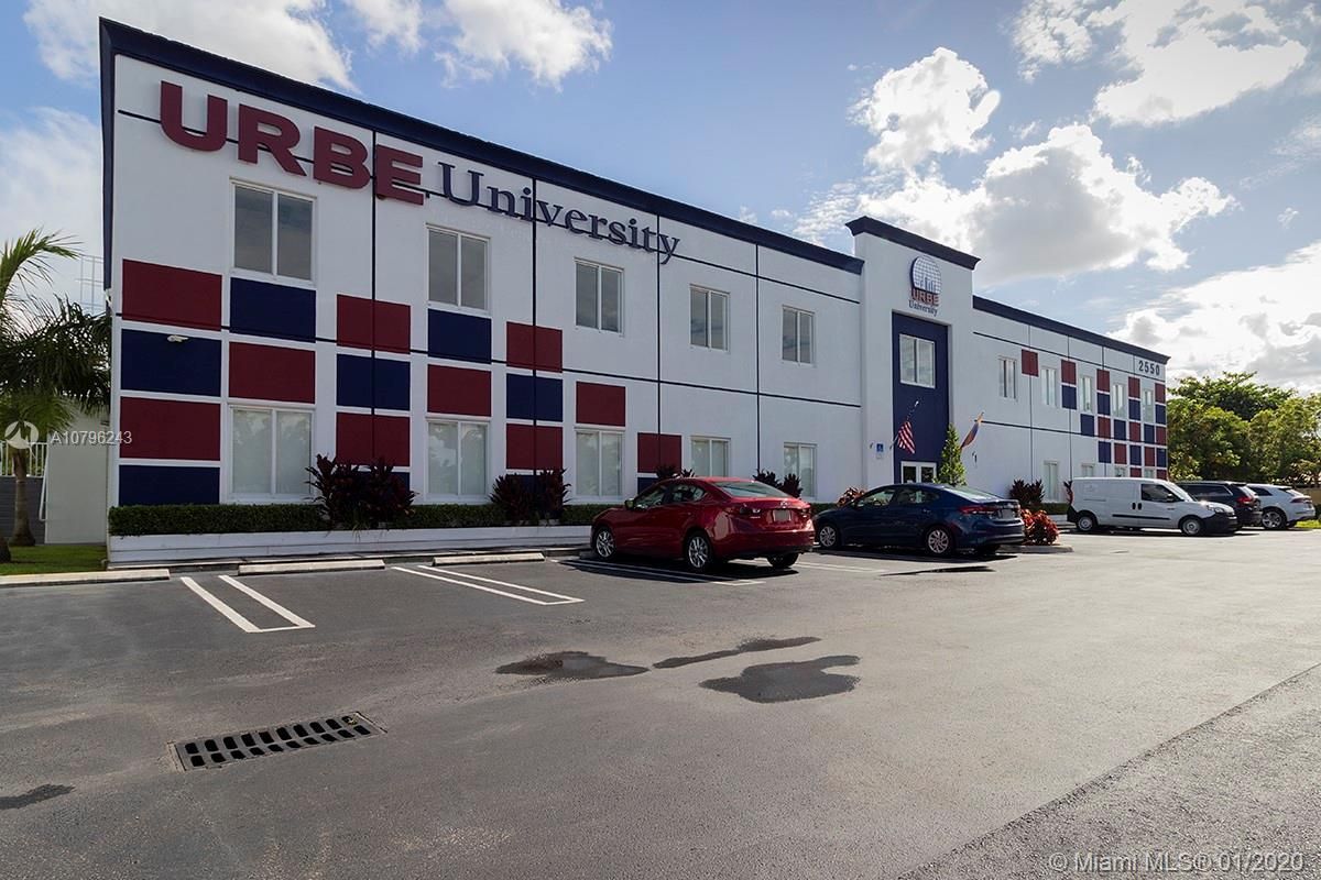 Office in Miami, USA, 1 900 m² - picture 6