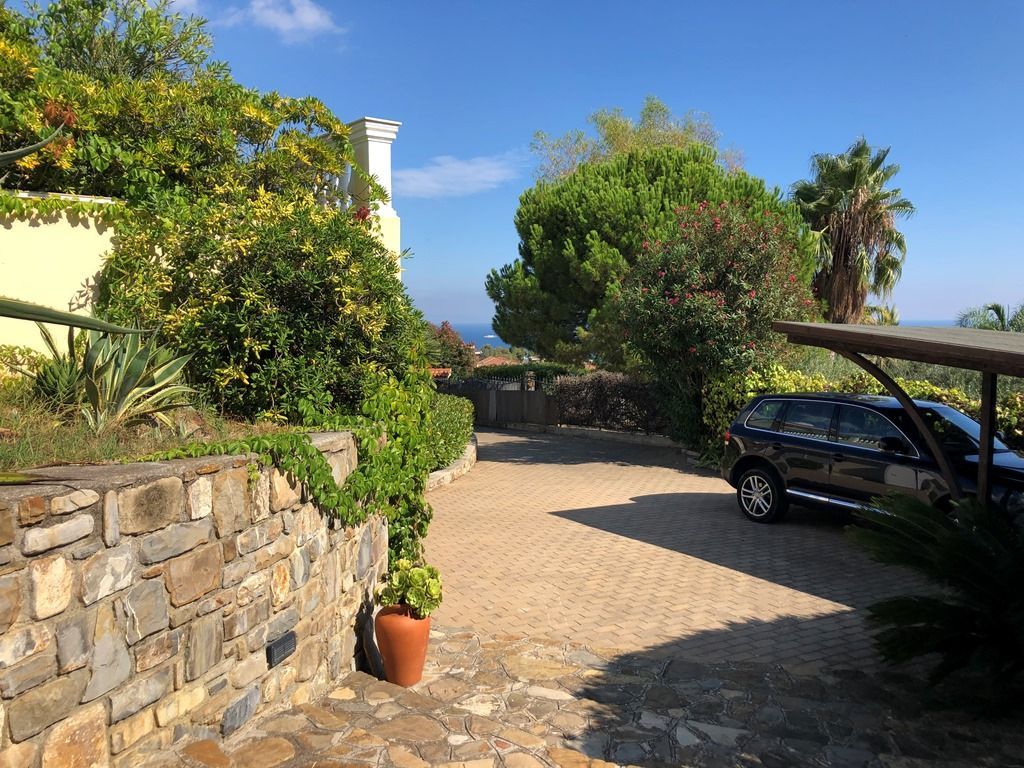 Villa in San Remo, Italy, 300 m² - picture 8