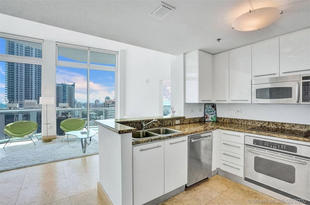 Flat in Miami, USA, 80 m² - picture 7