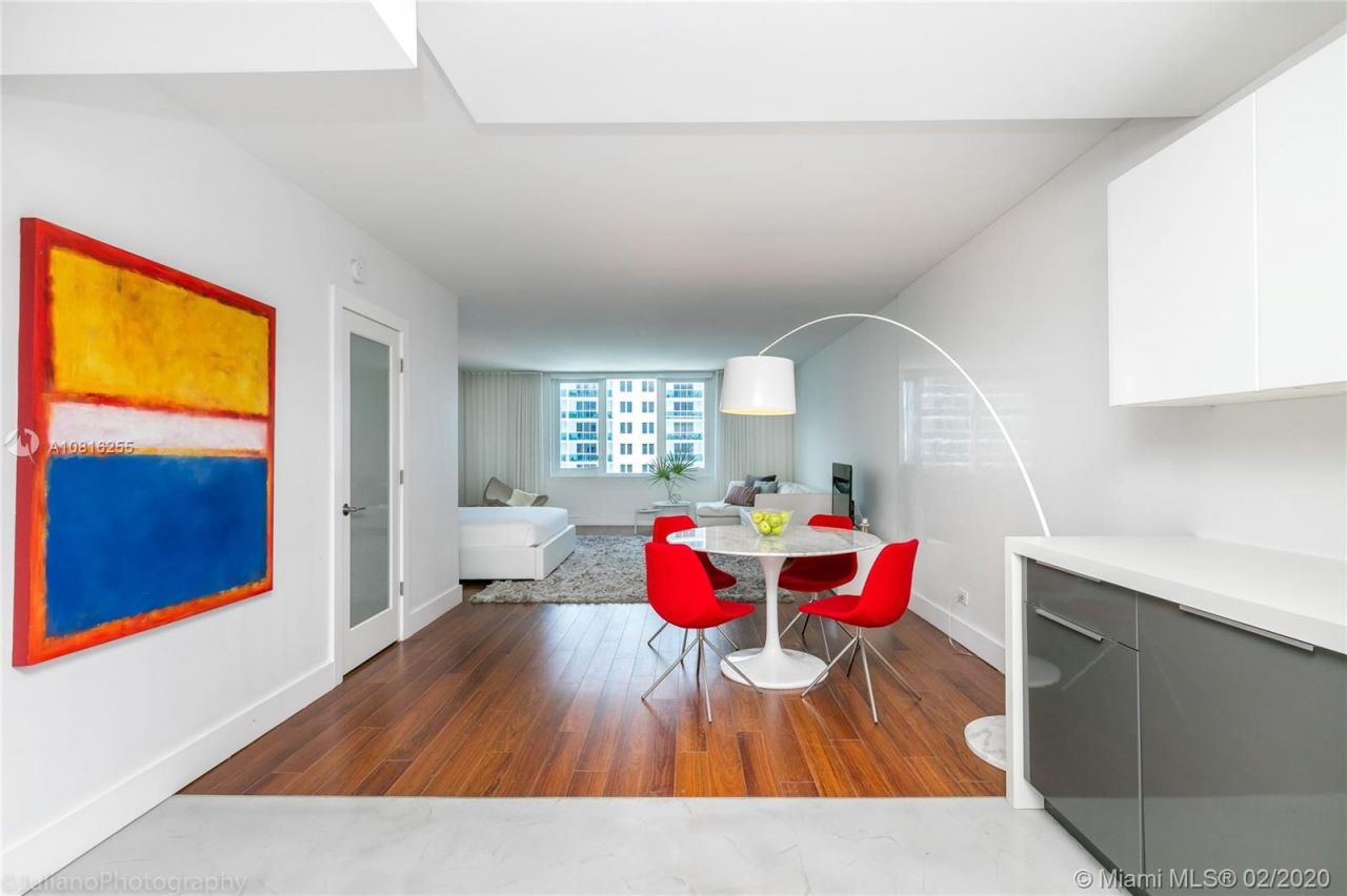 Appartement à Miami, États-Unis, 70 m² - image 1