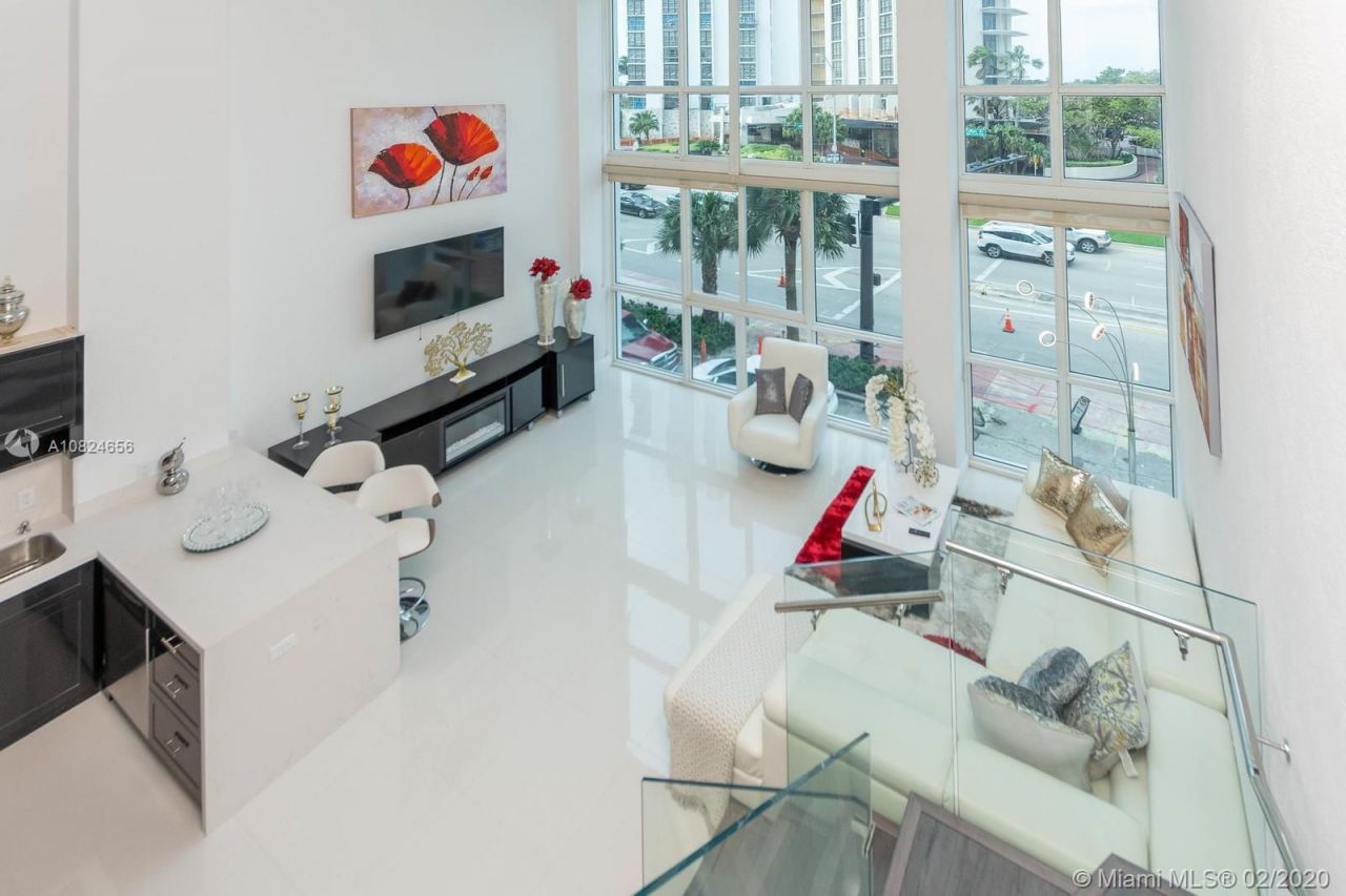 Loft à Miami, États-Unis, 90 m² - image 1