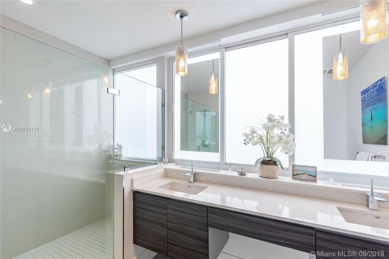 Casa adosada en Miami, Estados Unidos, 235 m² - imagen 10