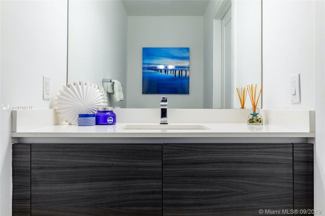 Casa adosada en Miami, Estados Unidos, 235 m² - imagen 6