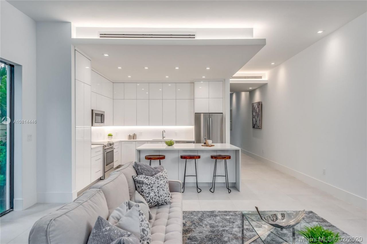 Casa adosada en Miami, Estados Unidos, 250 m² - imagen 11