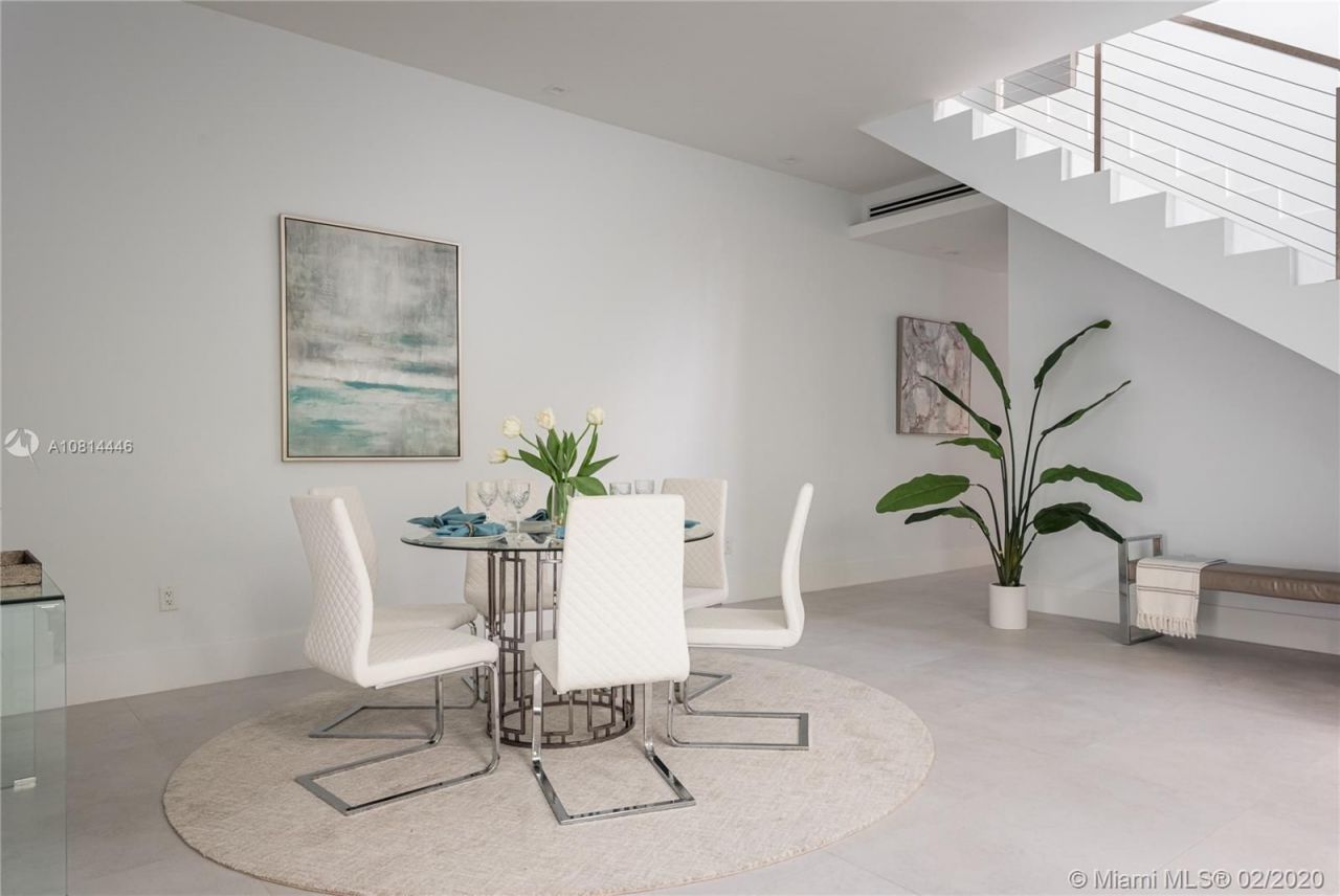 Casa adosada en Miami, Estados Unidos, 250 m² - imagen 14