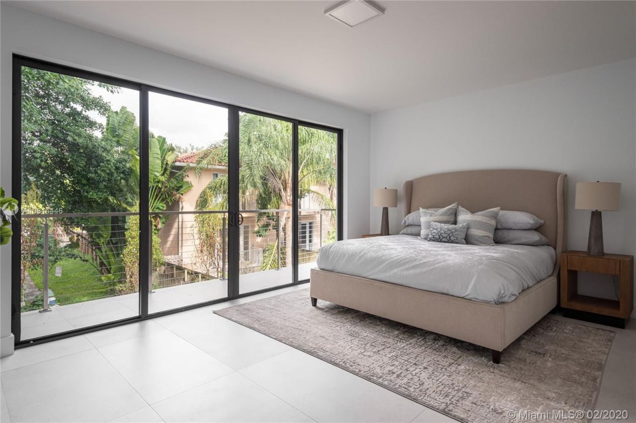 Casa adosada en Miami, Estados Unidos, 250 m² - imagen 3