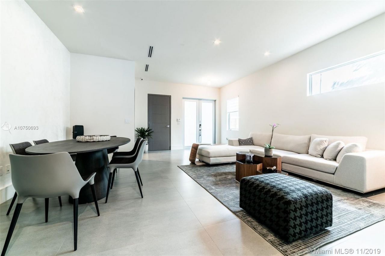 Casa adosada en Miami, Estados Unidos, 200 m² - imagen 13