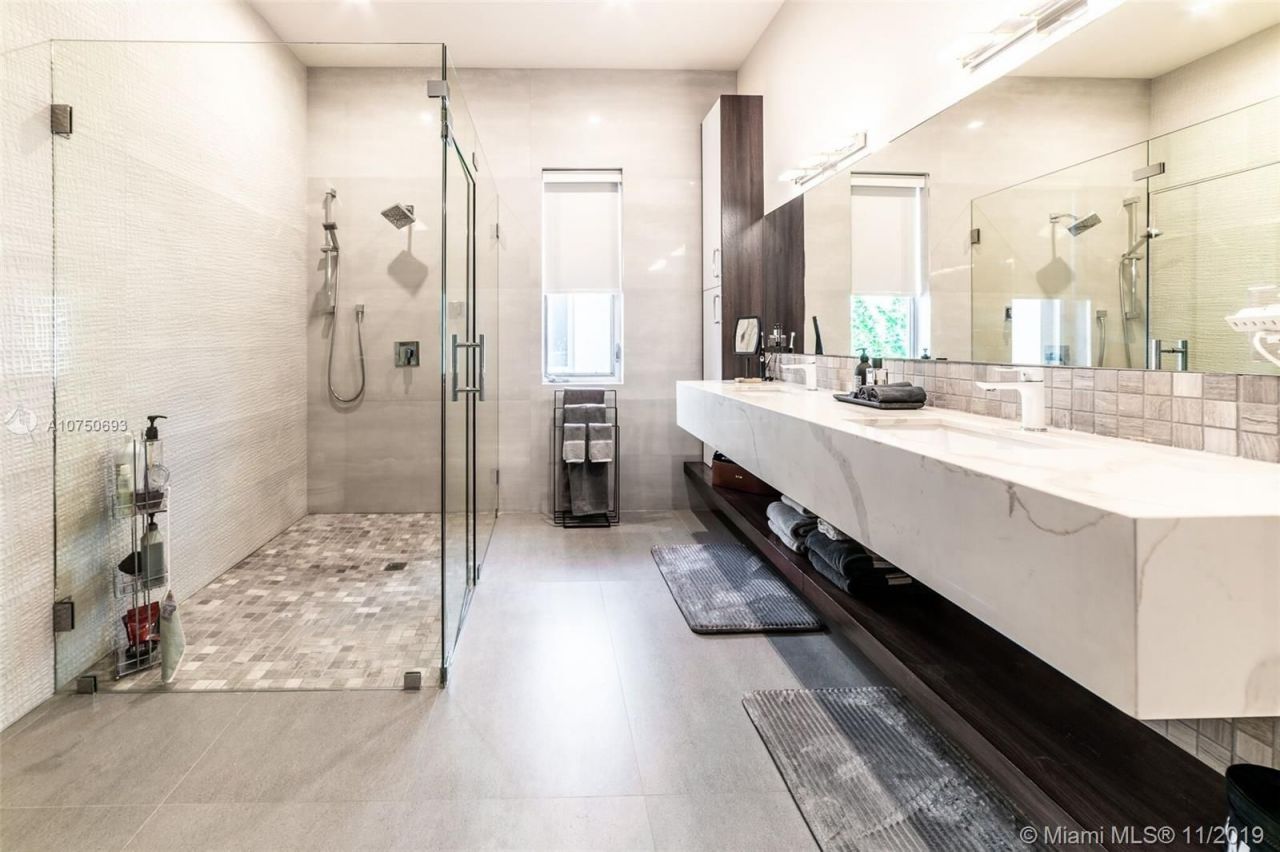 Casa adosada en Miami, Estados Unidos, 200 m² - imagen 8