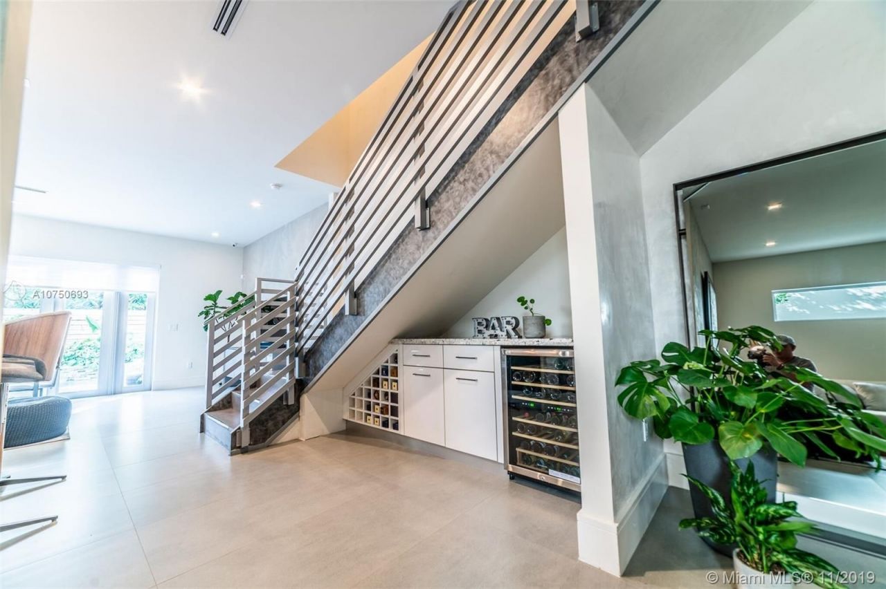 Casa adosada en Miami, Estados Unidos, 200 m² - imagen 5