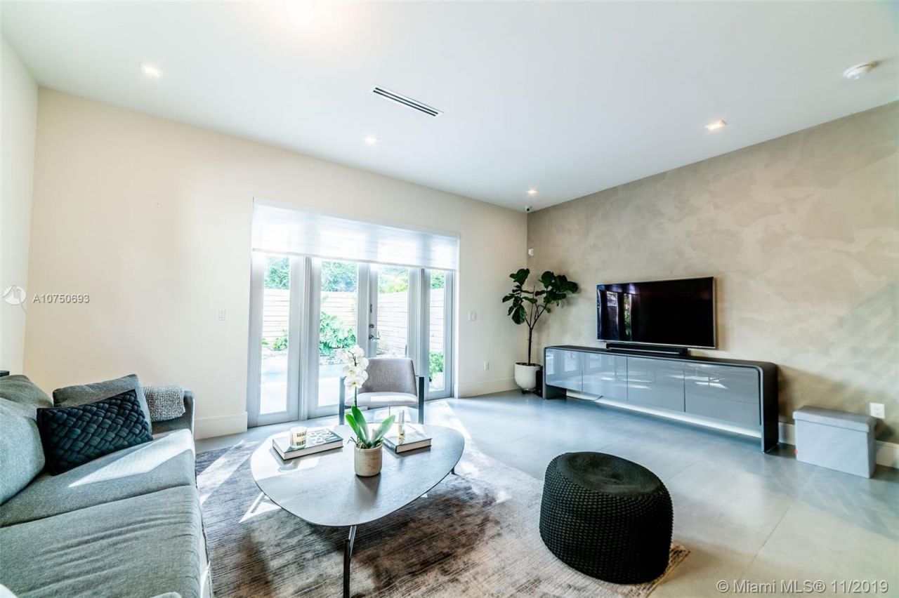 Casa adosada en Miami, Estados Unidos, 200 m² - imagen 3