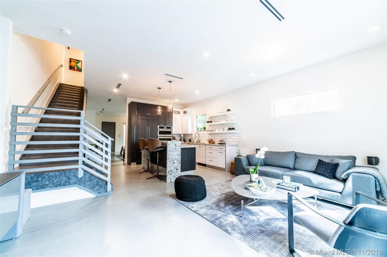 Casa adosada en Miami, Estados Unidos, 200 m² - imagen 12