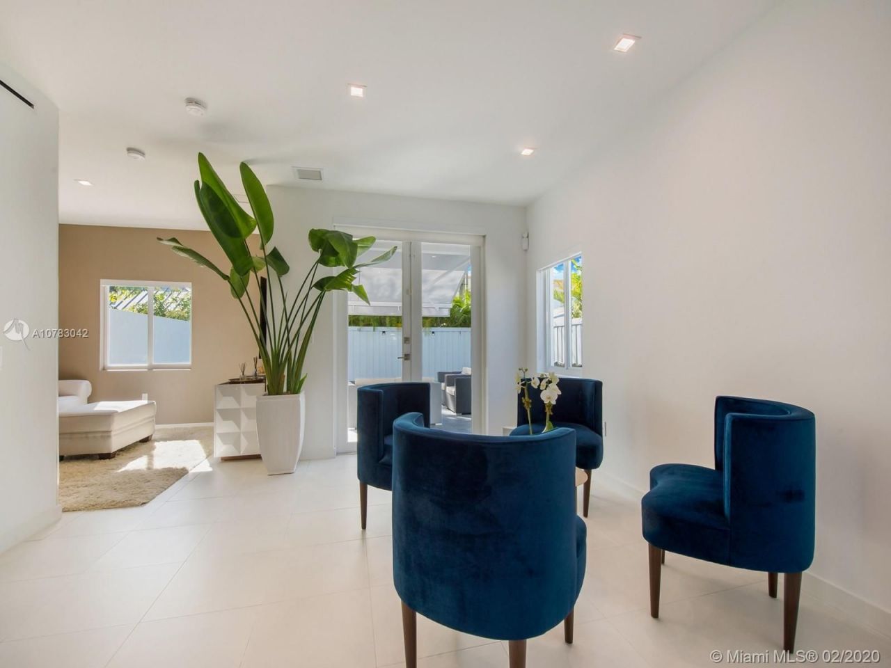 Casa adosada en Miami, Estados Unidos, 200 m² - imagen 15