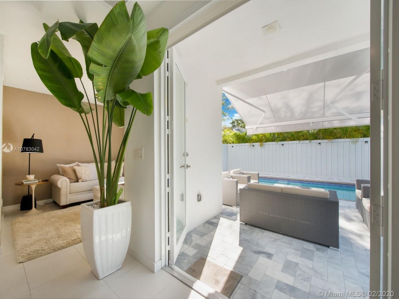 Casa adosada en Miami, Estados Unidos, 200 m² - imagen 3