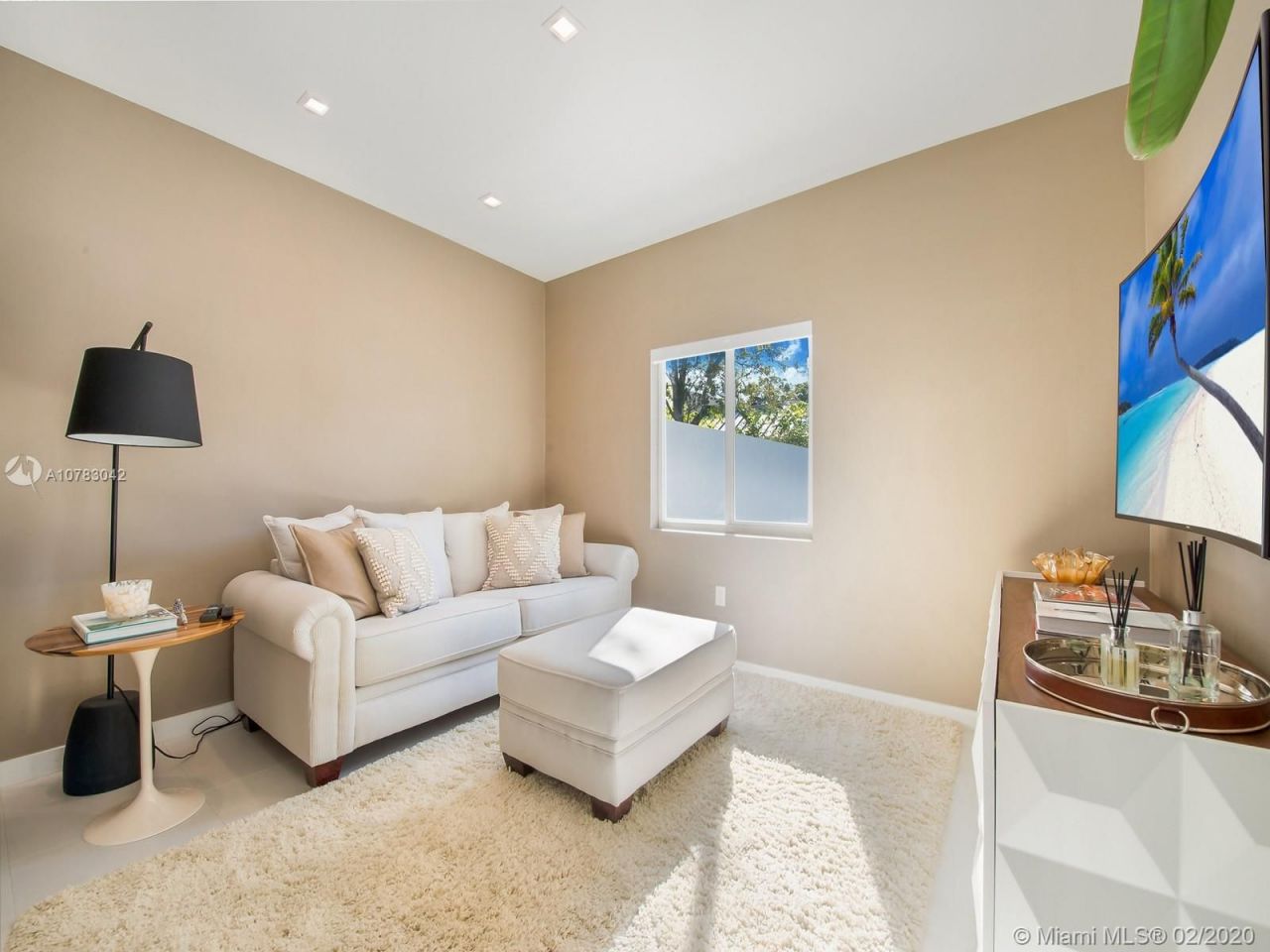 Casa adosada en Miami, Estados Unidos, 200 m² - imagen 14