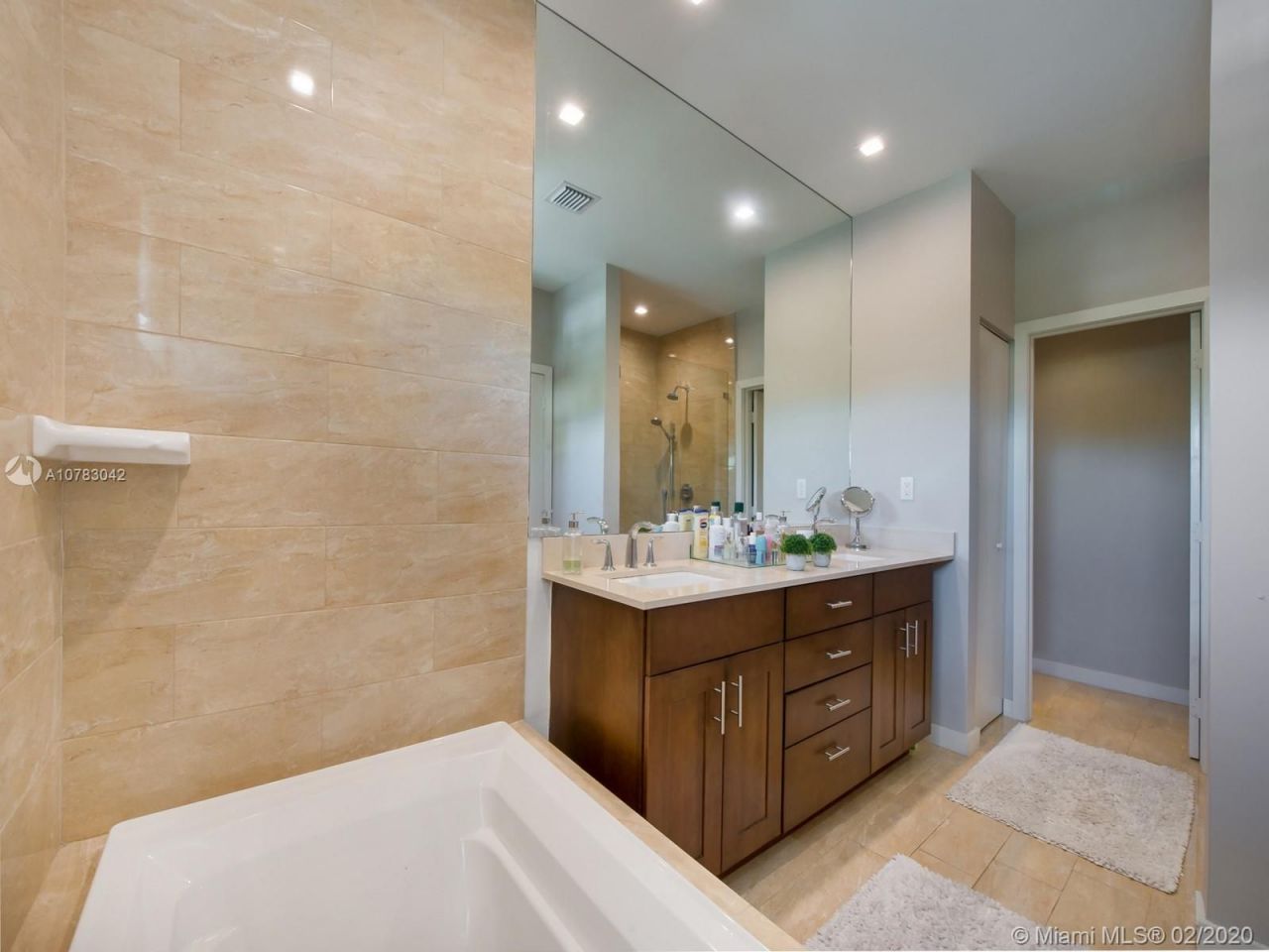 Casa adosada en Miami, Estados Unidos, 200 m² - imagen 9