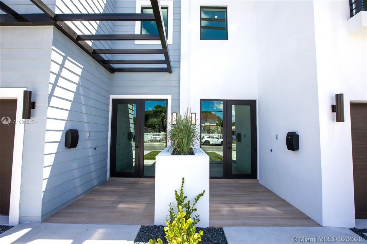 Casa adosada en Miami, Estados Unidos, 180 m² - imagen 3