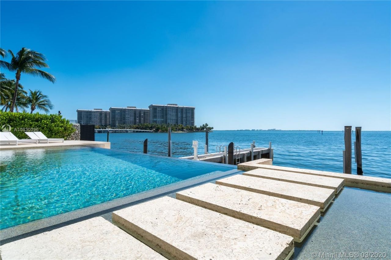 Villa in Miami, USA, 1 300 m² - picture 2