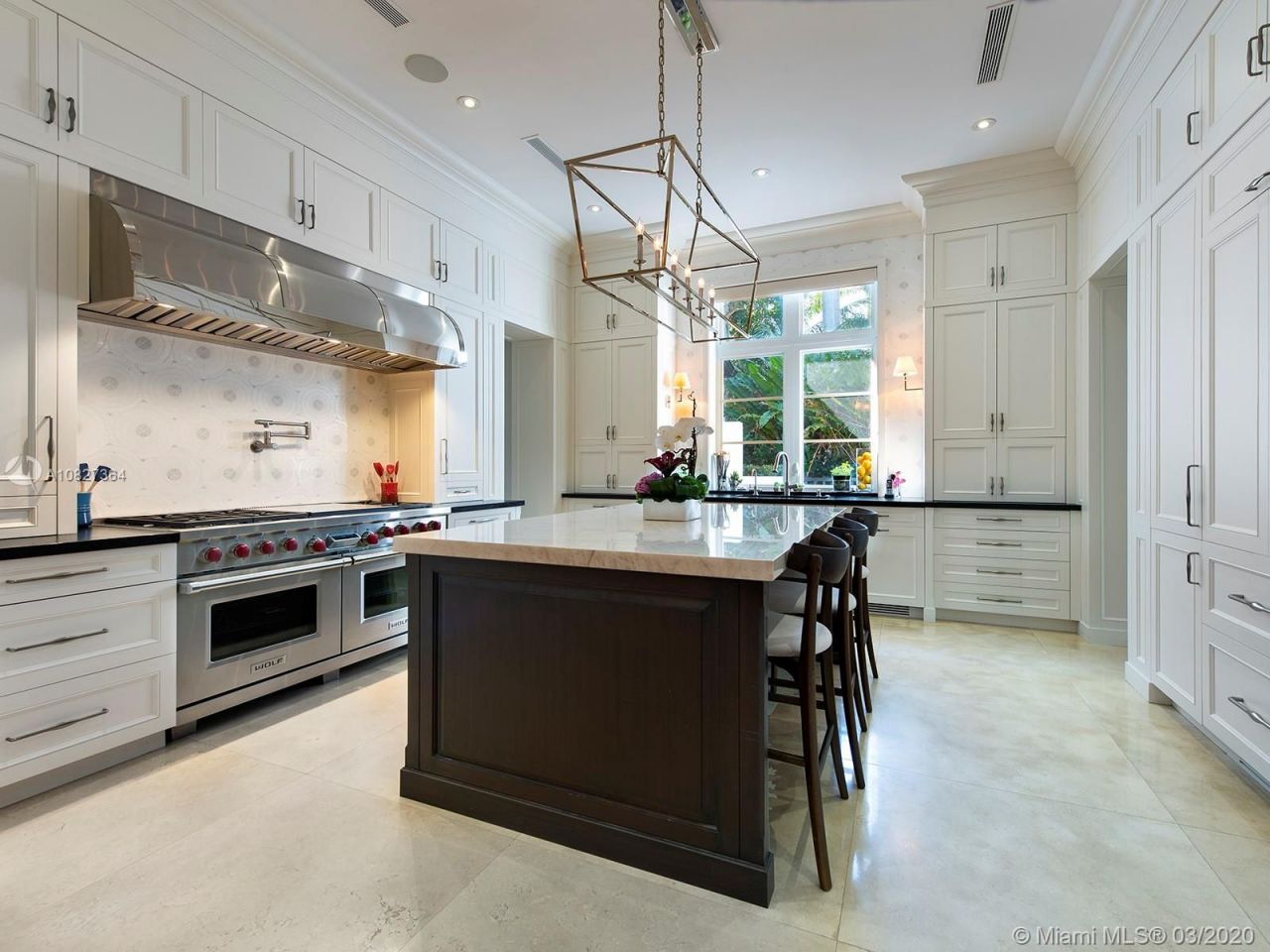 Villa à Miami, États-Unis, 600 m² - image 14