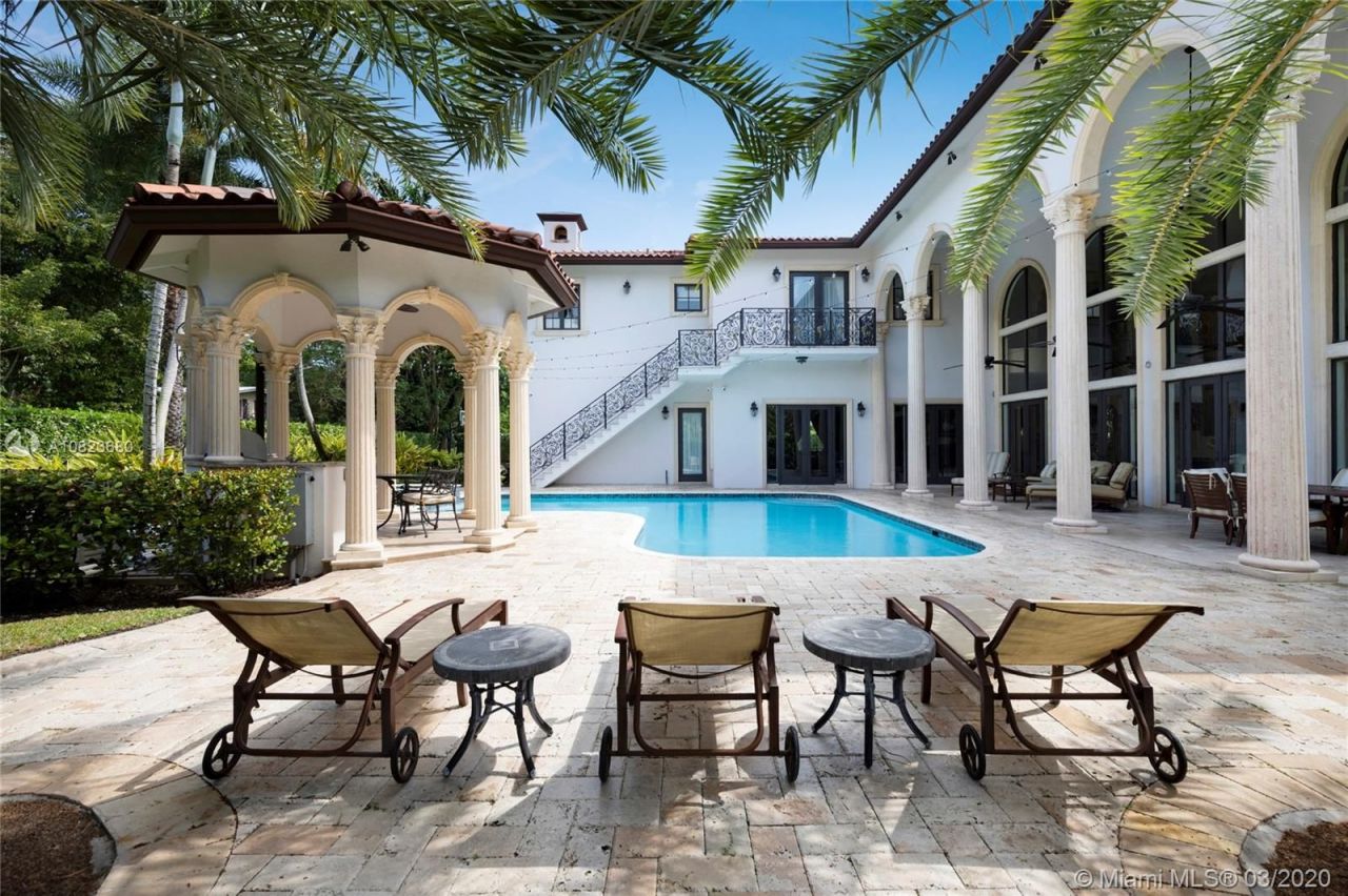 Villa in Miami, USA, 850 m² - Foto 1