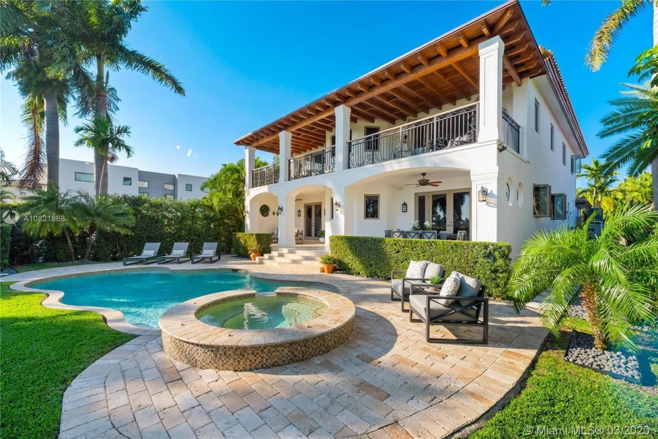 Villa in Miami, USA, 450 m² - Foto 1