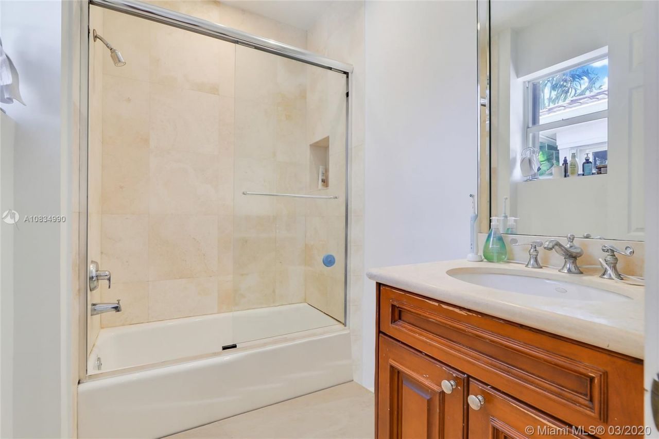 Villa en Miami, Estados Unidos, 400 m² - imagen 15