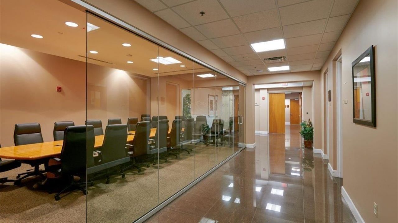 Office in Miami, USA, 3 500 m² - picture 5