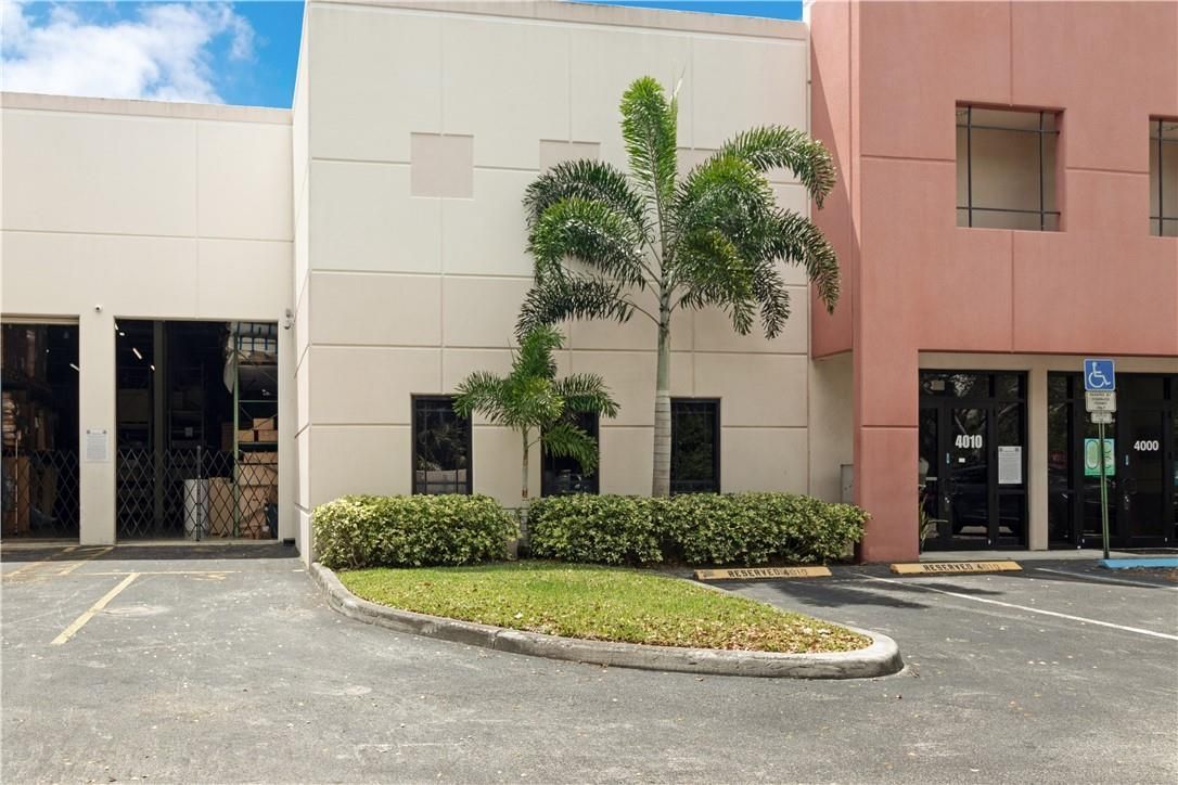 Proprietà commerciale a Miami, USA, 2 000 m² - foto 2