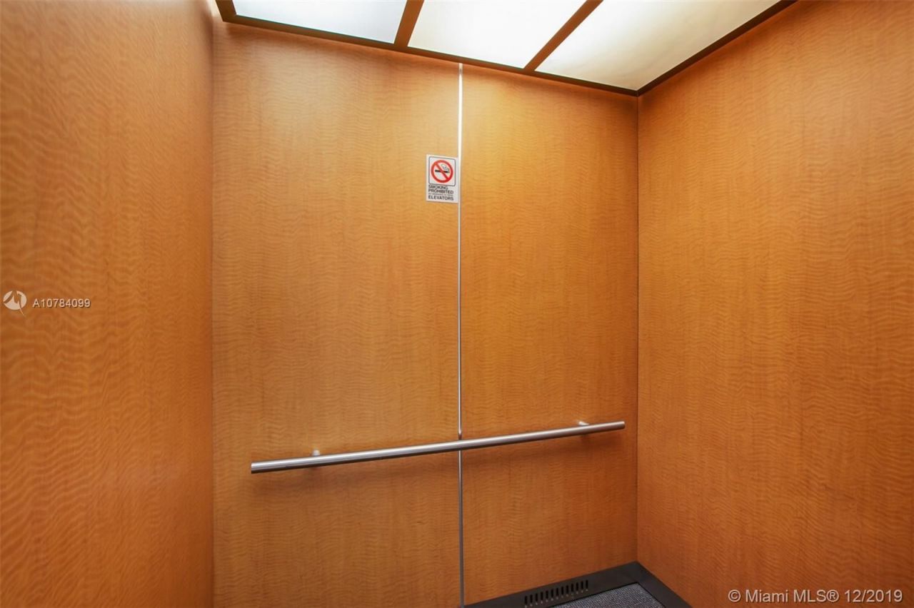 Office in Miami, USA, 1 000 m² - picture 5