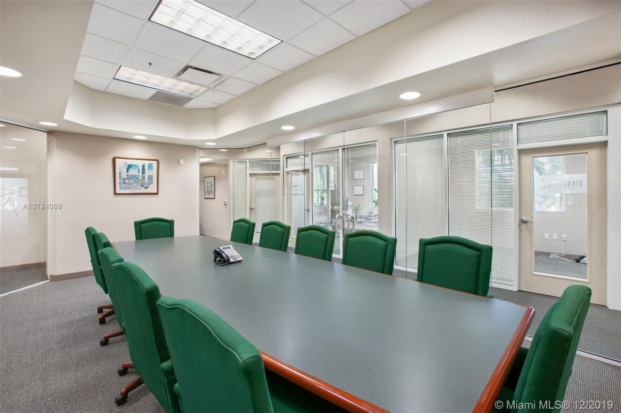 Office in Miami, USA, 1 000 m² - picture 7