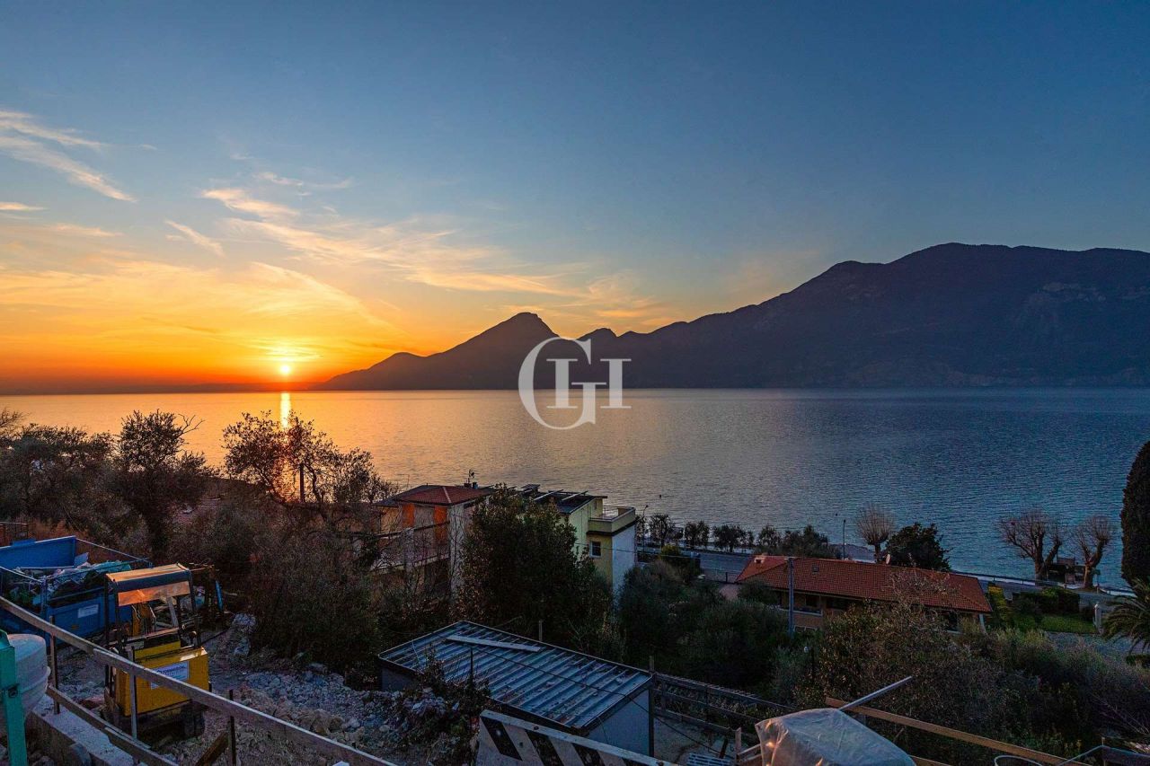 Villa por Lago de Garda, Italia, 700 m² - imagen 2