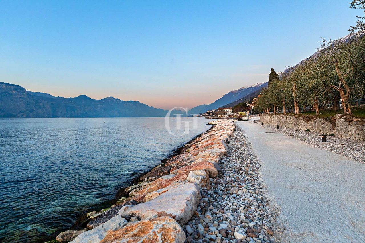 Villa por Lago de Garda, Italia, 700 m² - imagen 12