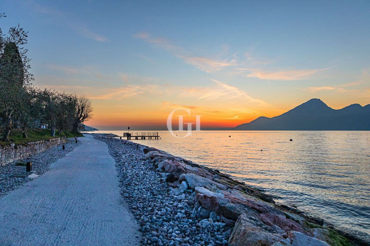Villa por Lago de Garda, Italia, 700 m² - imagen 11