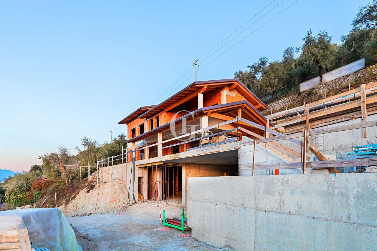 Villa por Lago de Garda, Italia, 700 m² - imagen 10