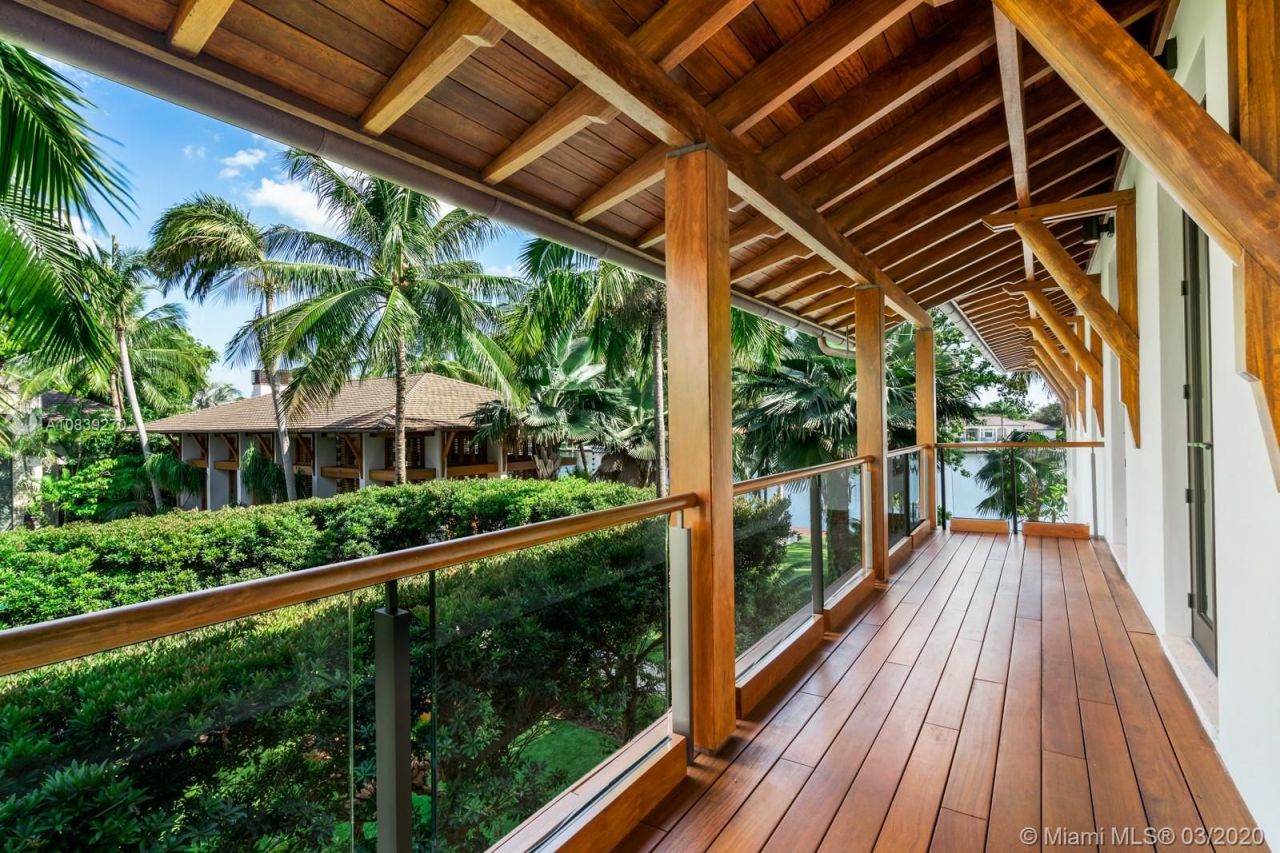 Landgut in Miami, USA, 1 600 m² - Foto 2