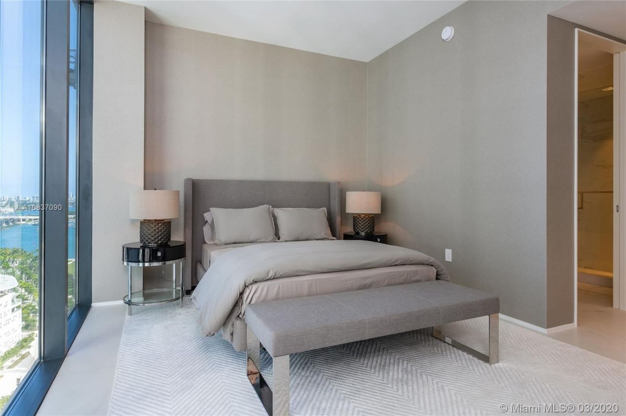 Apartment in Miami, USA, 450 m² - picture 15