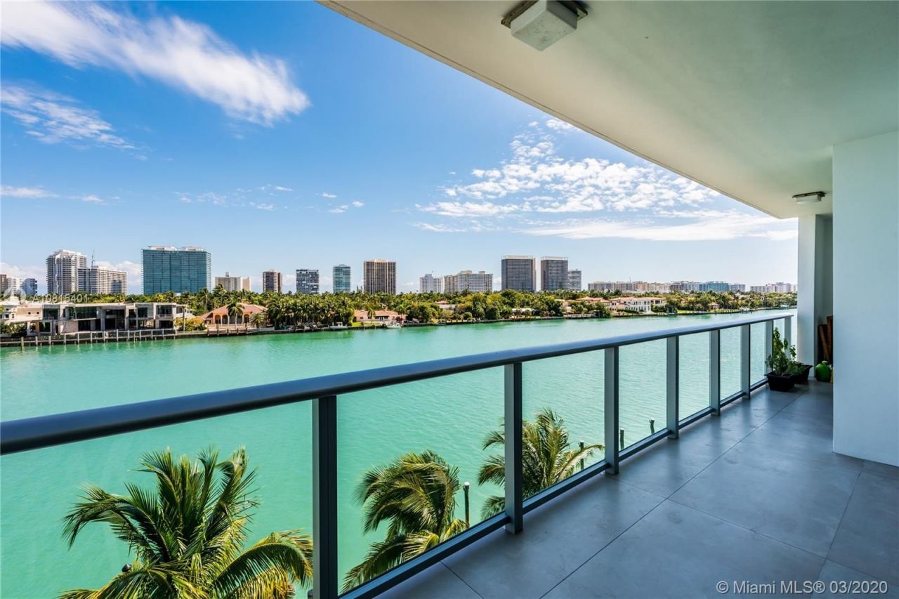 Apartment in Miami, USA, 190 m² - picture 1