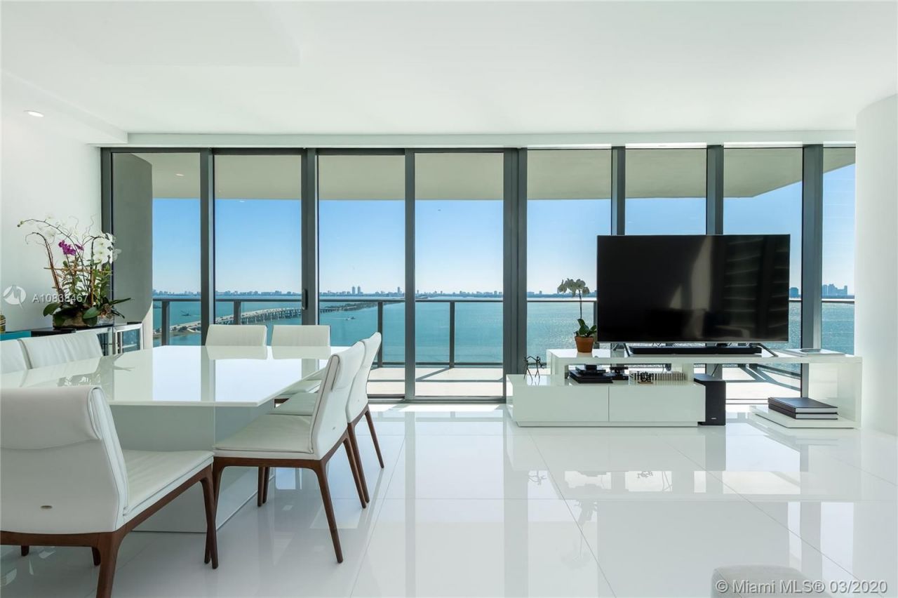 Apartment in Miami, USA, 160 m² - picture 1