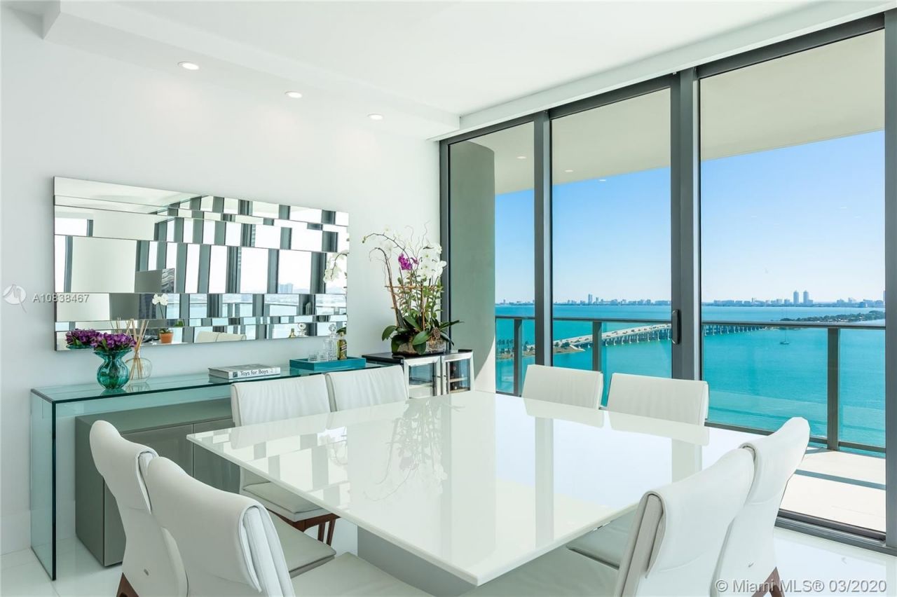Apartamento en Miami, Estados Unidos, 160 m² - imagen 2