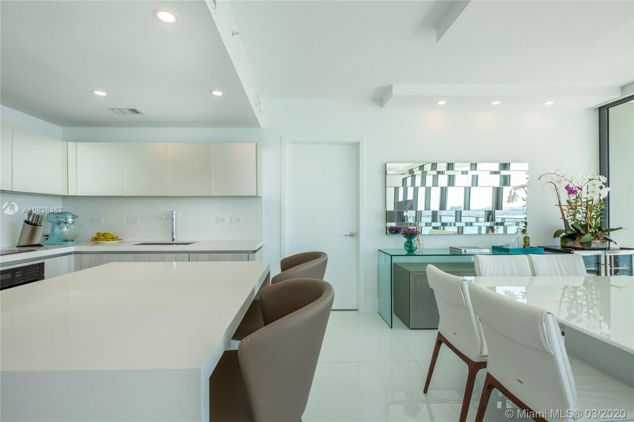 Apartamento en Miami, Estados Unidos, 160 m² - imagen 7