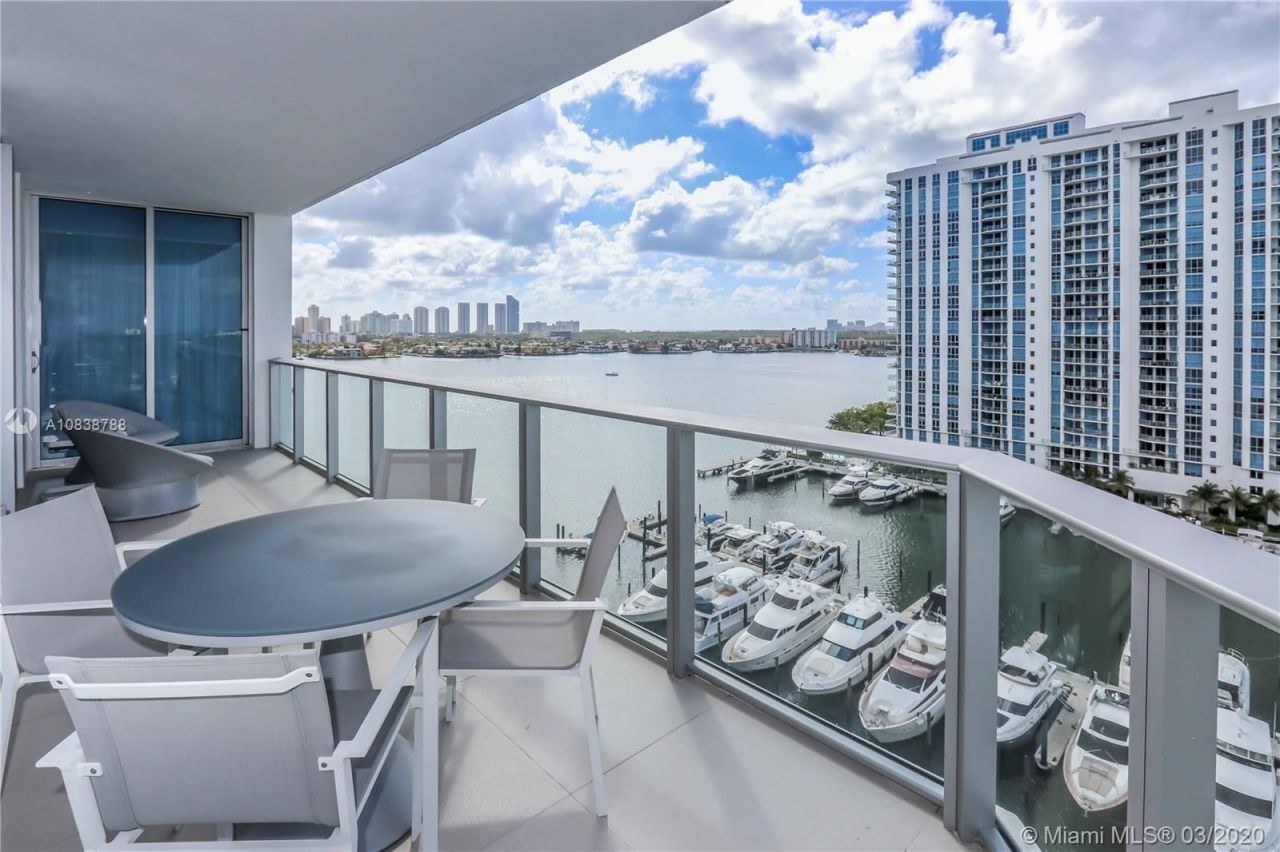 Appartement à Miami, États-Unis, 175 m² - image 1