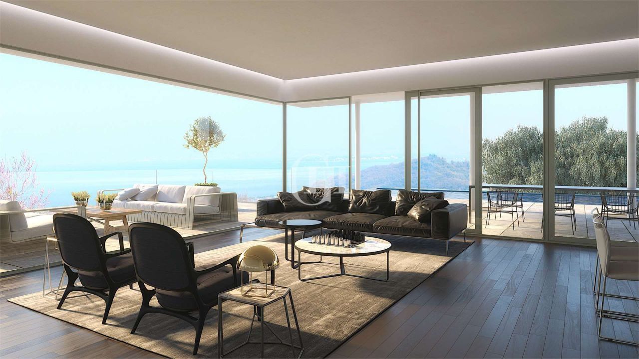 Villa on Lake Garda, Italy, 650 m² - picture 2