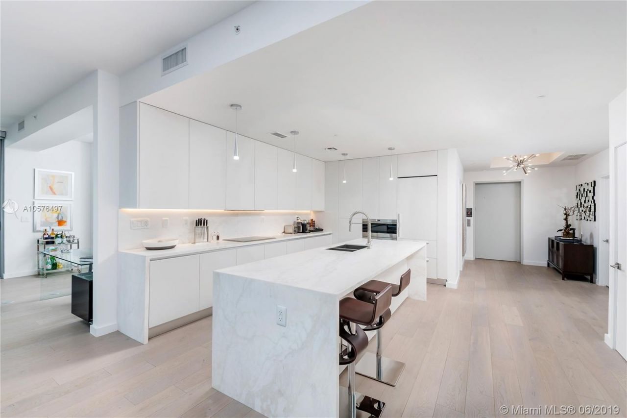 Penthouse in Miami, USA, 270 m² - picture 15