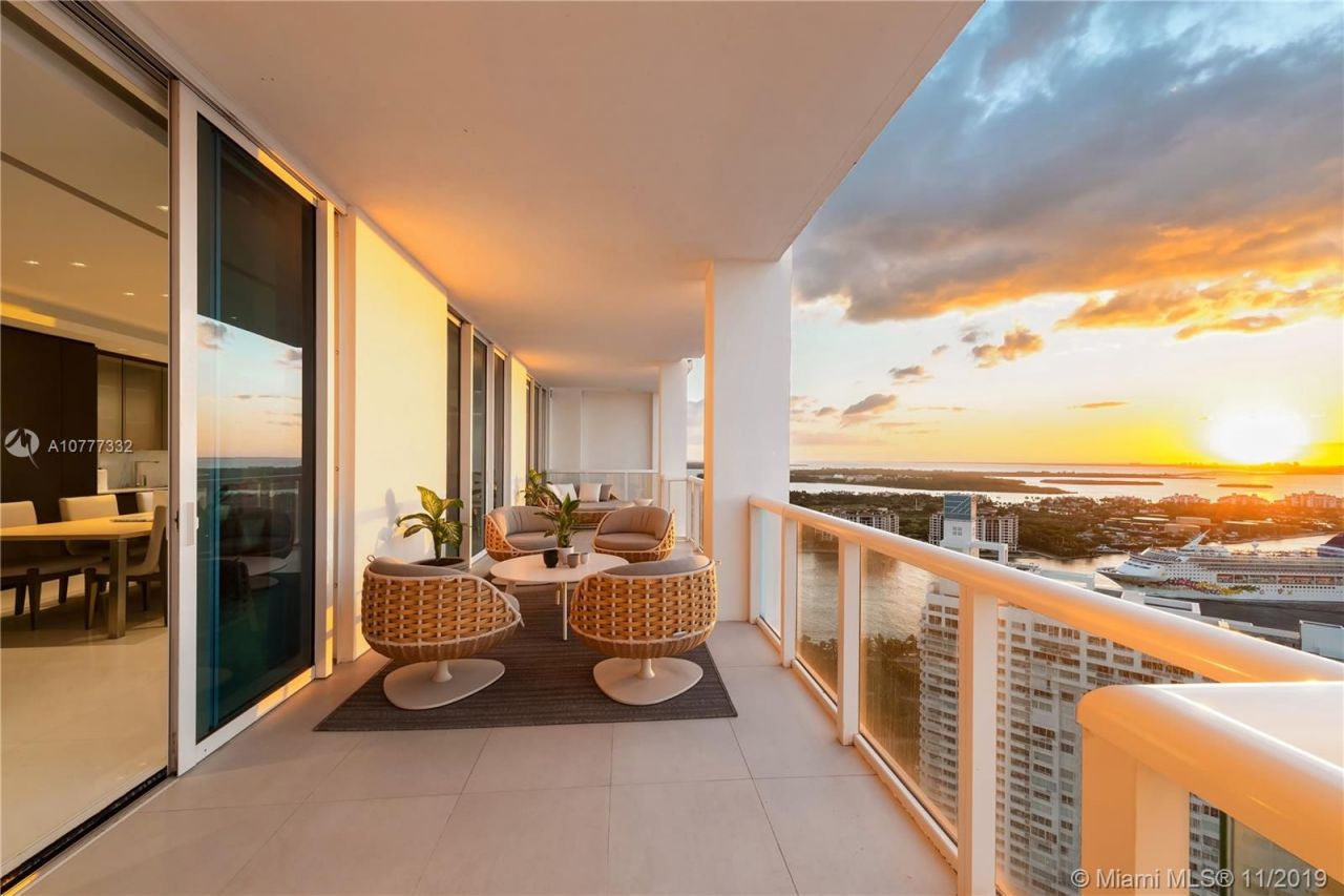 Appartement à Miami, États-Unis, 170 m² - image 1