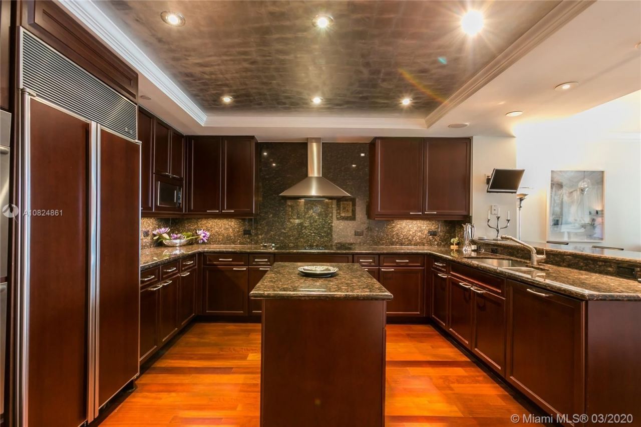 Flat in Miami, USA, 280 m² - picture 12