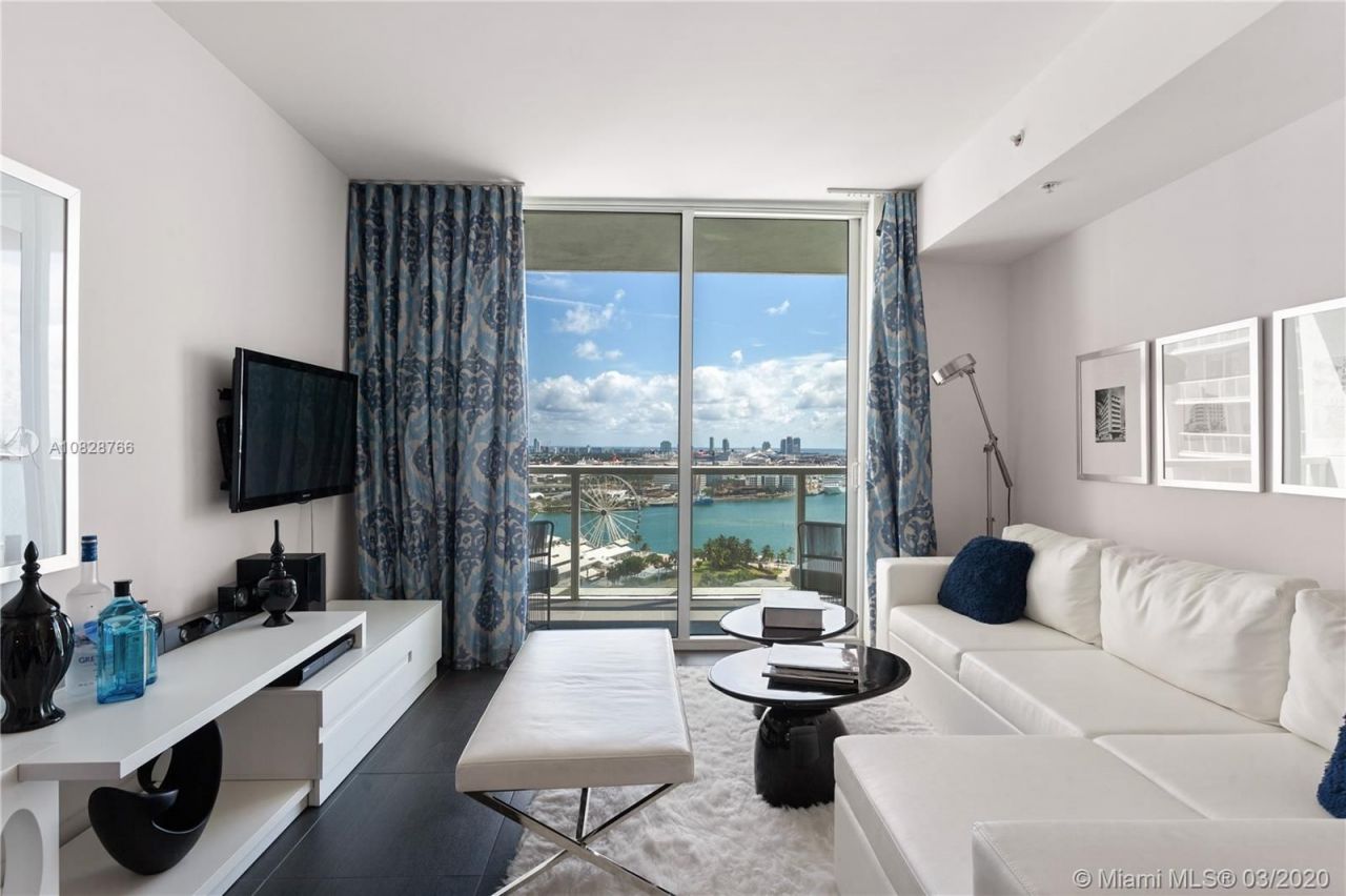 Appartement à Miami, États-Unis, 100 m² - image 1