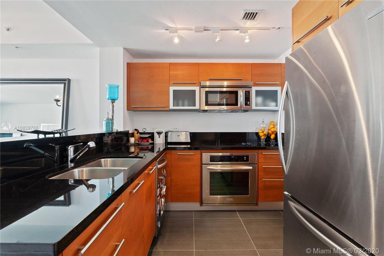 Appartement à Miami, États-Unis, 100 m² - image 3