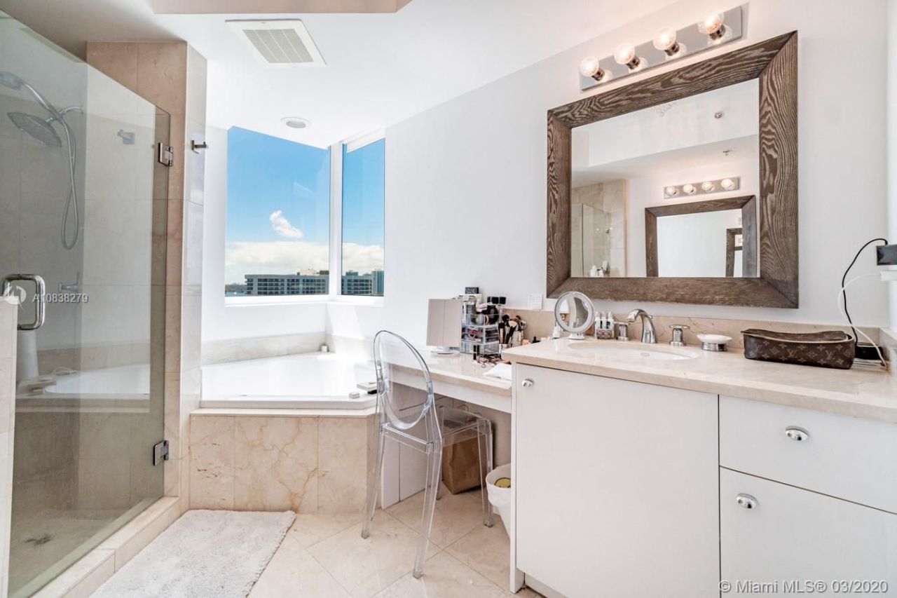 Apartment in Miami, USA, 170 m² - picture 17